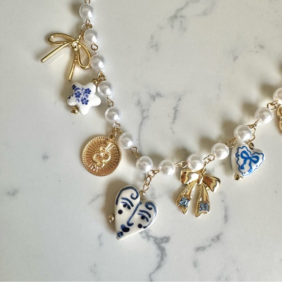 Bespoke Vintage Style Blue White Bead Necklace Gold Bow Faux Pearl Palace NEW - Picture 3 of 10